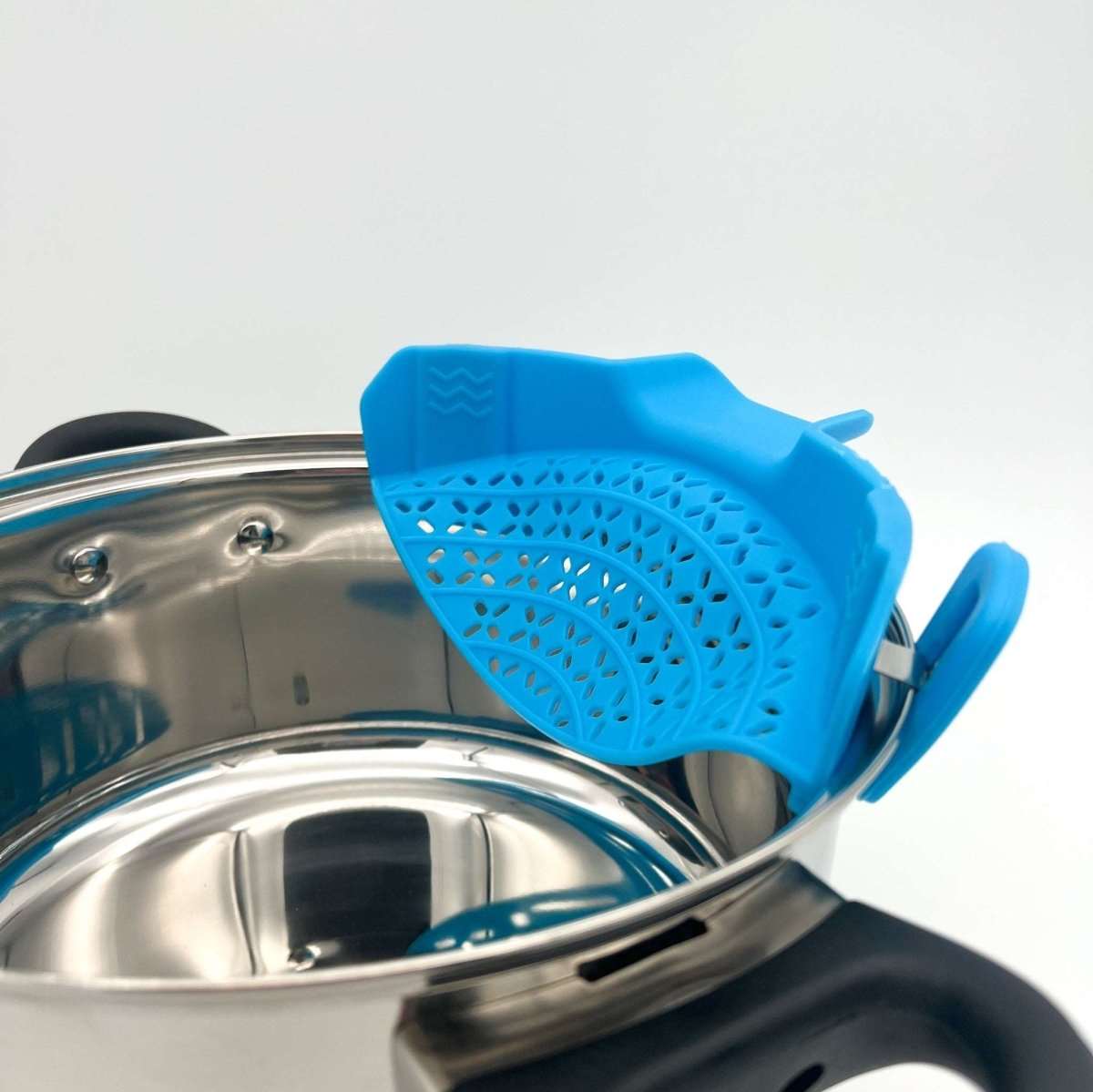 Silicone Clip-On Strainer - Deals Lab